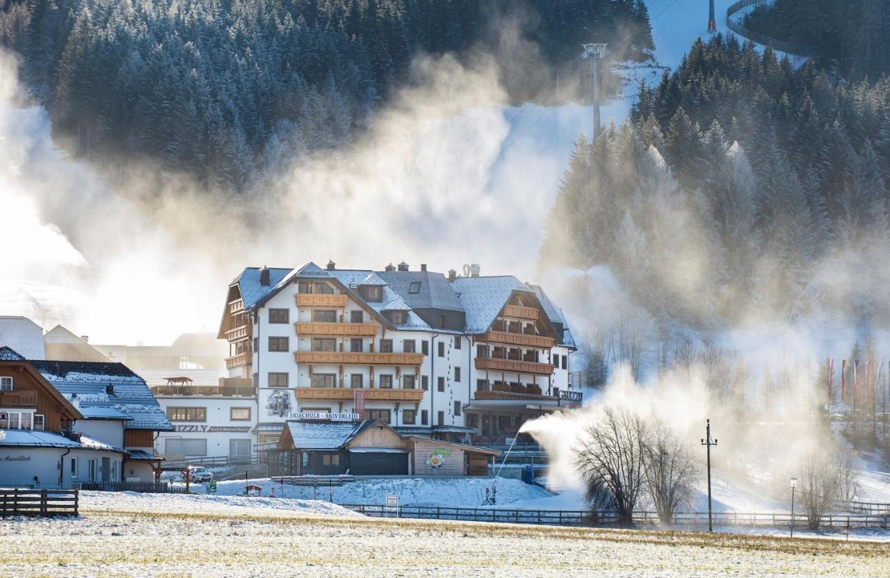 Grizzly Sport & Motorrad Resort Sankt Margarethen im Lungau Exterior foto
